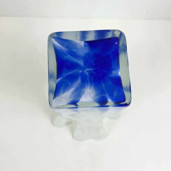 Handkerchief Vase White And Cobalt Blue Splatter Art Glass 9.25” Vase - Picture 11 of 15